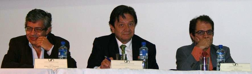 Jorge Iván González, Director del CID y Jorge Iván Bula, César González y el Decano de la Facultad de Ciencias Económica de la Universidad Nacional de Colombia